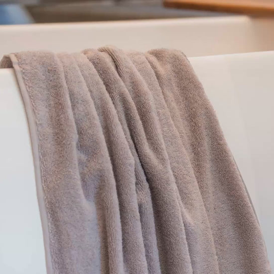 Ash Grey Melluva 600 GSM Turkish cotton towel close-up video