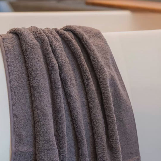 Dow Grey Melluva 600 GSM Turkish cotton towel close-up video