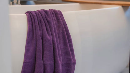 Plum Melluva 600 GSM Turkish cotton towel close-up video